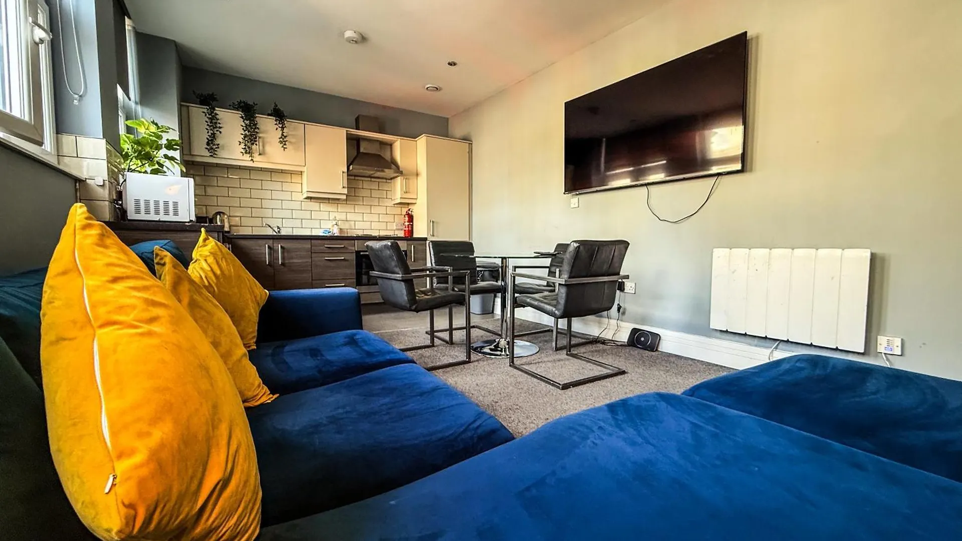 3 Bedroom Apartment In The Heart Of Newcastle - Modern - Sleeps 6 Newcastle upon Tyne