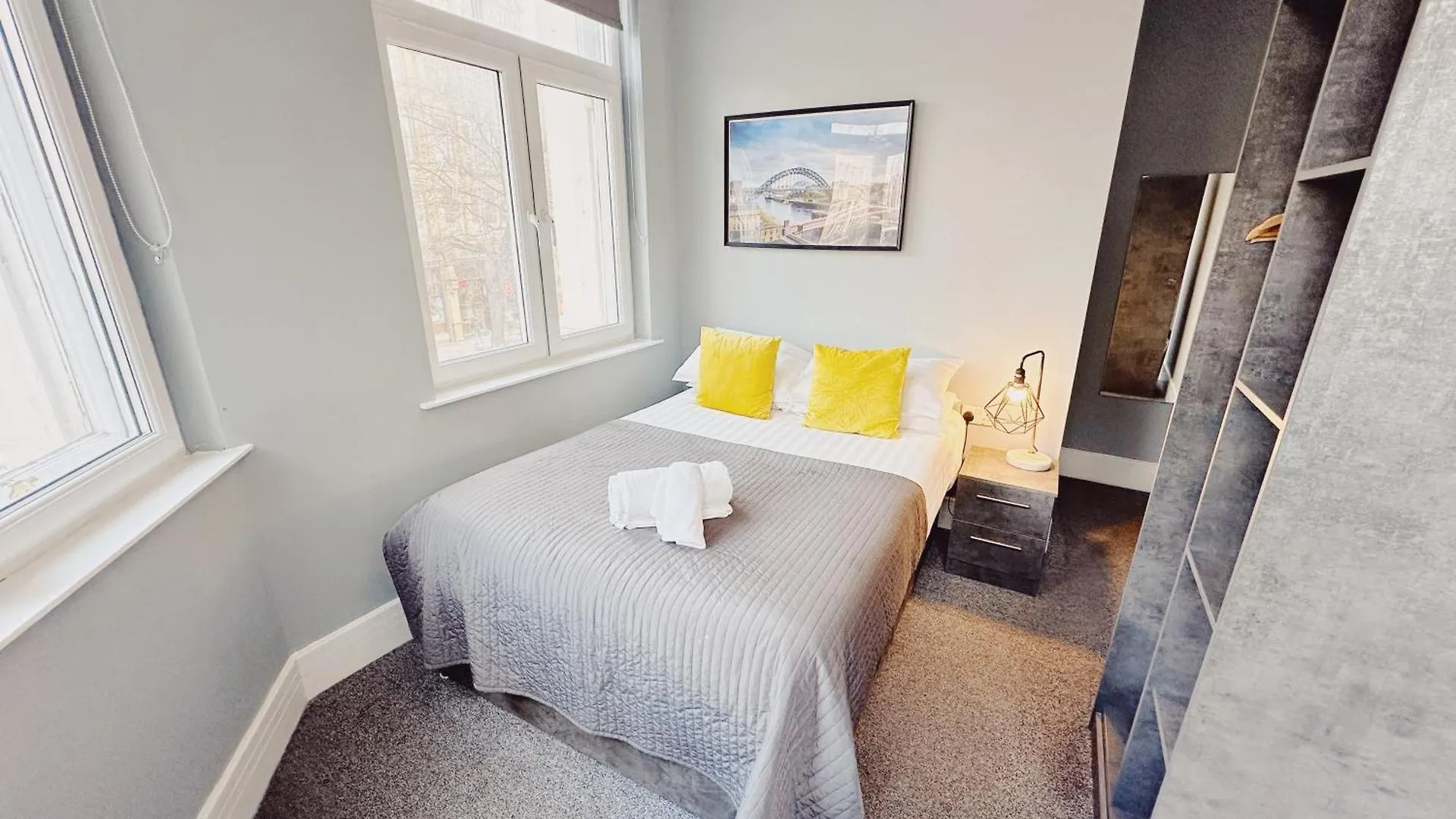 3 Bedroom Apartment In The Heart Of Newcastle - Modern - Sleeps 6