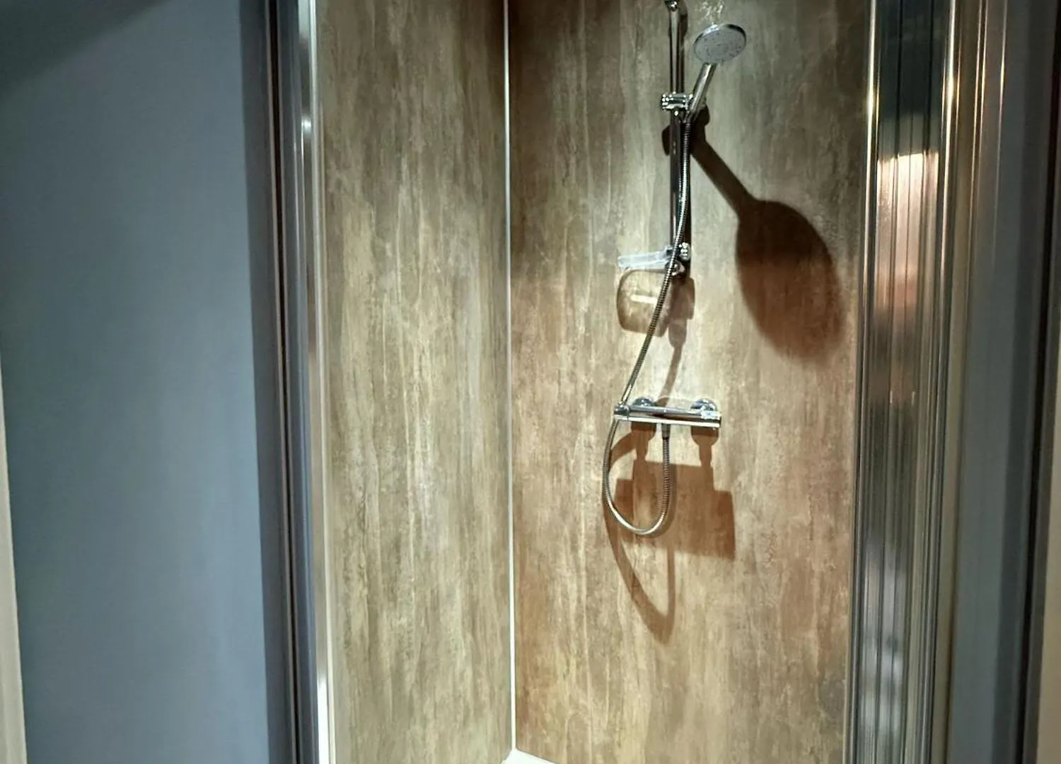 3 Bedroom Apartment In The Heart Of Newcastle - Modern - Sleeps 6 United Kingdom
