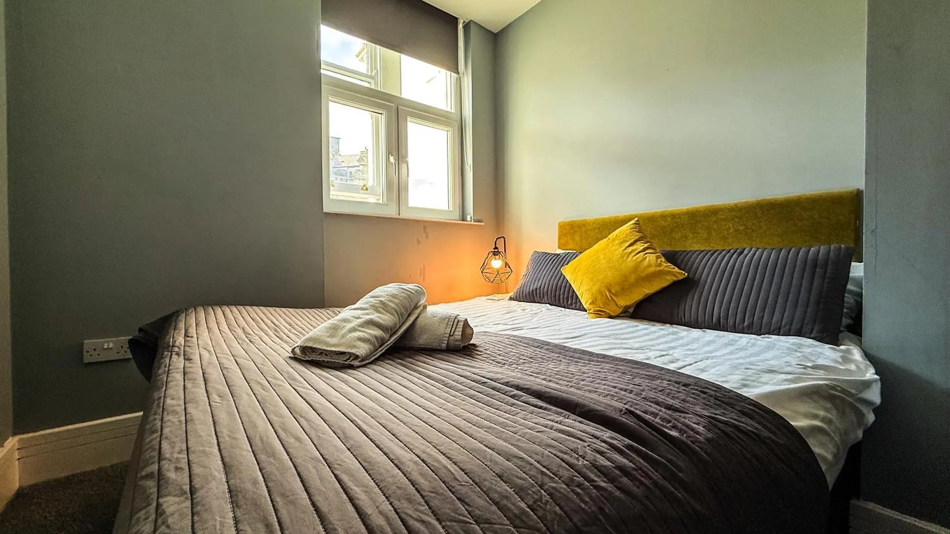 3 Bedroom Apartment In The Heart Of Newcastle - Modern - Sleeps 6