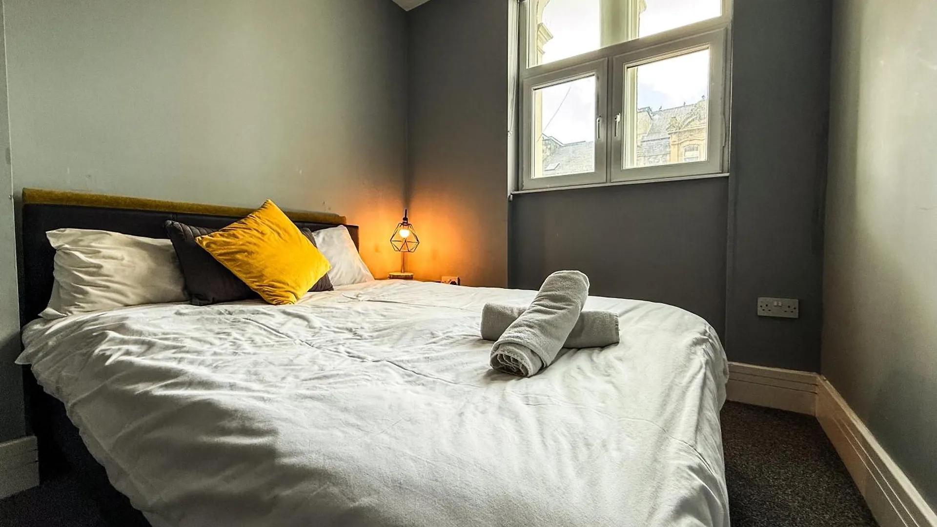 3 Bedroom Apartment In The Heart Of Newcastle - Modern - Sleeps 6 United Kingdom