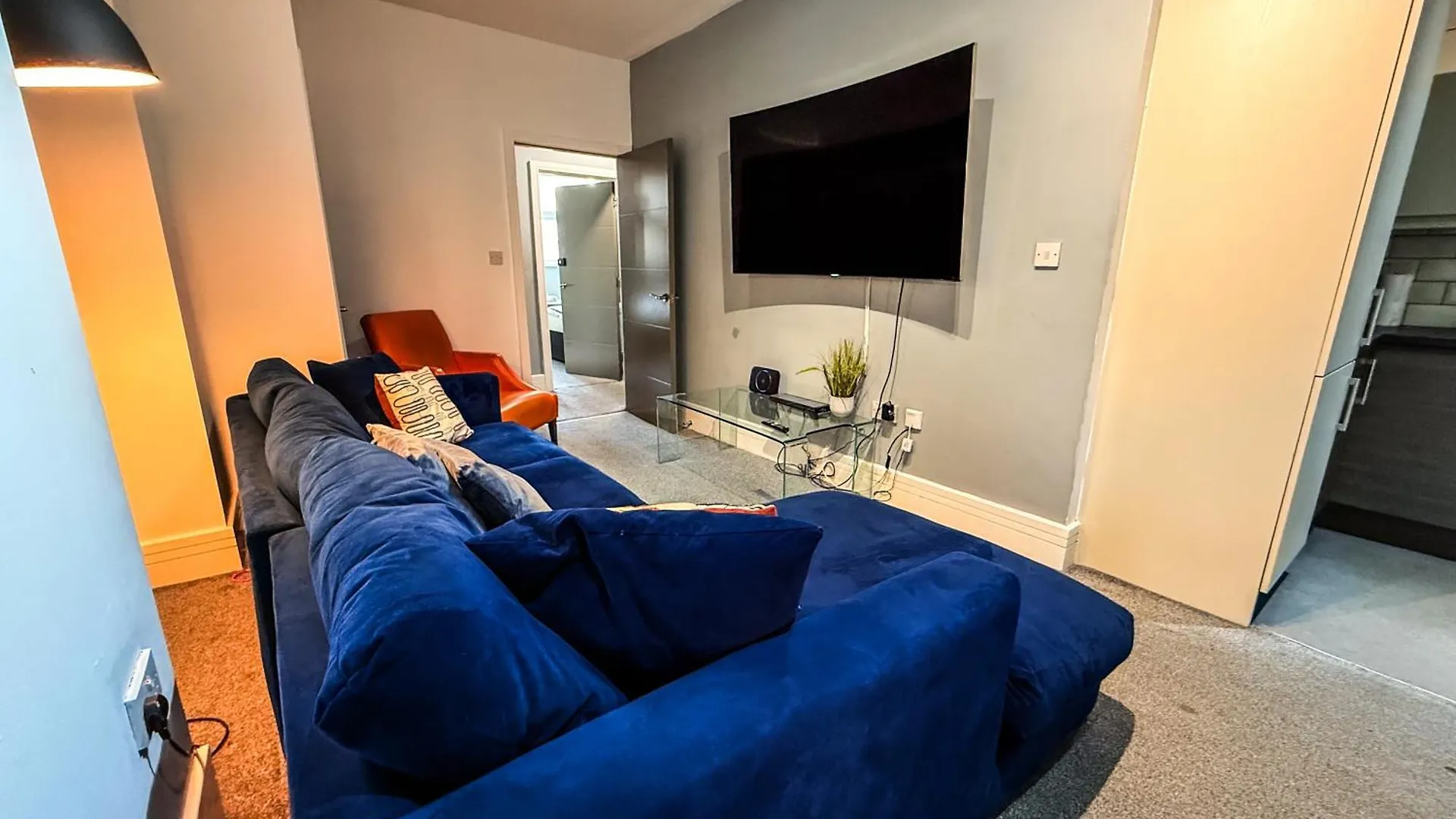 3 Bedroom Apartment In The Heart Of Newcastle - Modern - Sleeps 6 United Kingdom