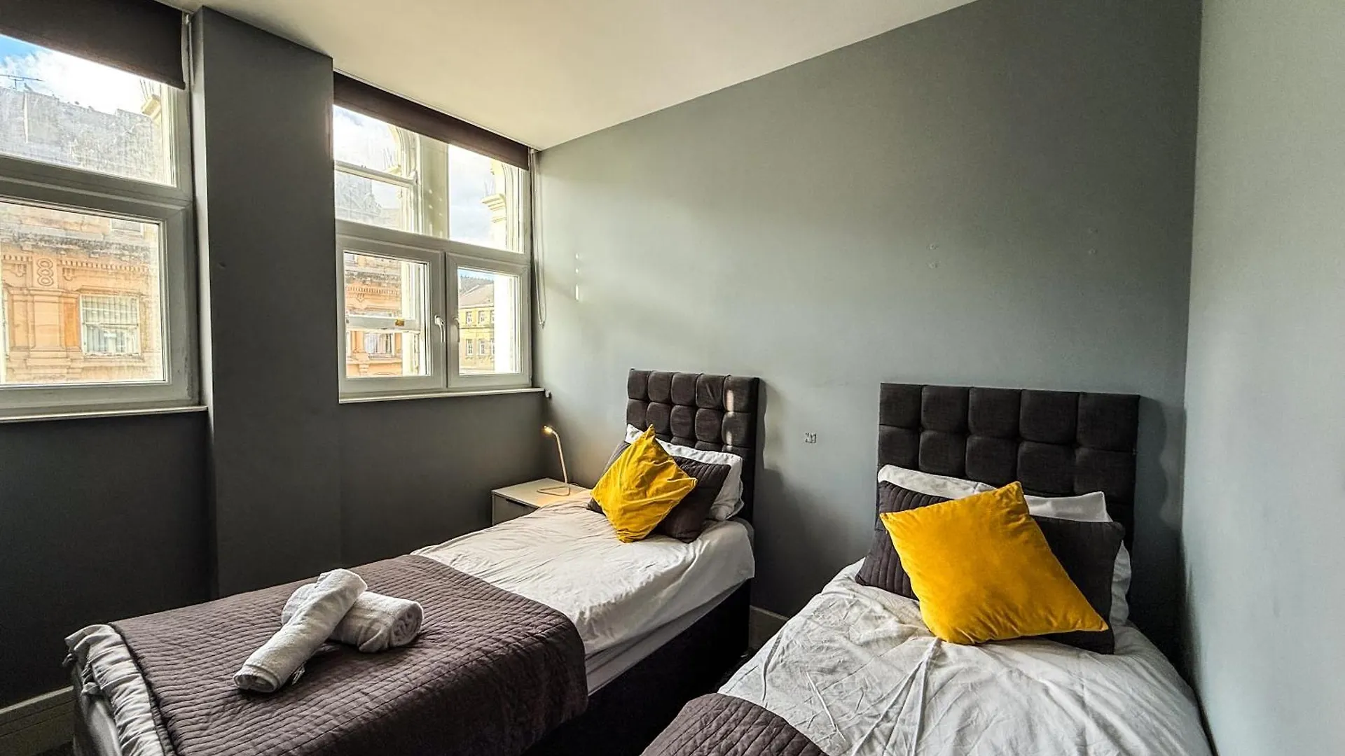3 Bedroom Apartment In The Heart Of Newcastle - Modern - Sleeps 6